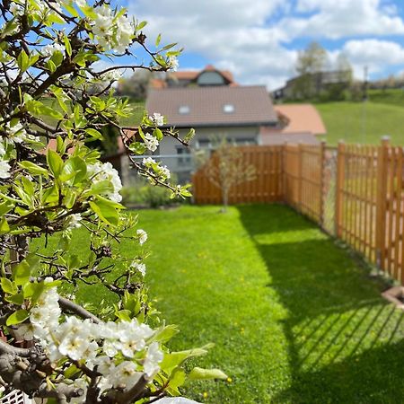 Naturnahe Familienwohnung Ruschegg Екстериор снимка